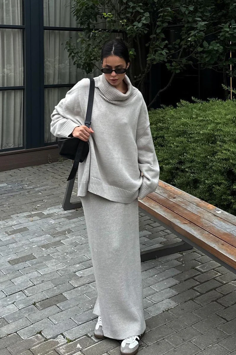 Casual Minimalist Turtleneck Oversized Sweater - Image 4