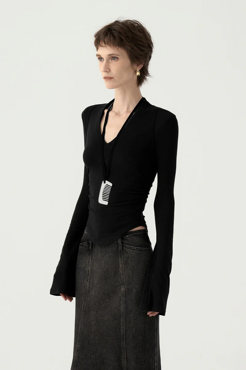 Chic Minimalist V-Neck Fitted Long Sleeve Base Layer
