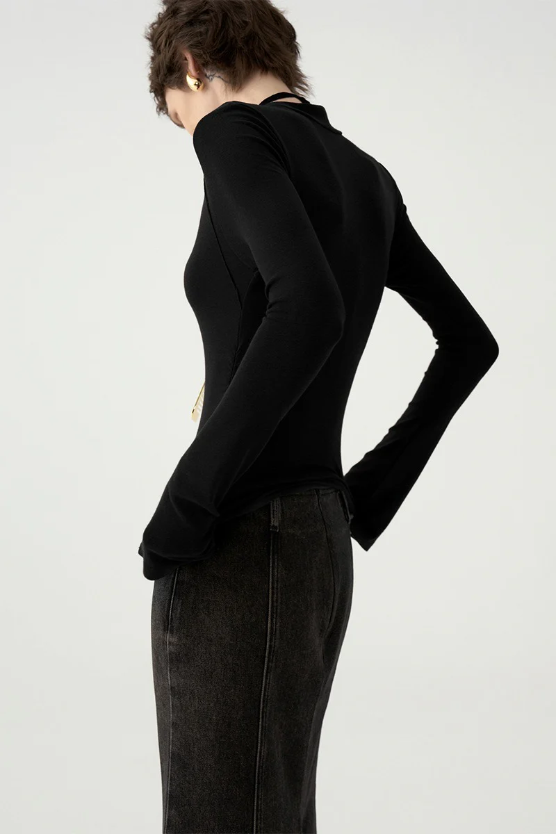 Chic Minimalist V-Neck Fitted Long Sleeve Base Layer - Image 3