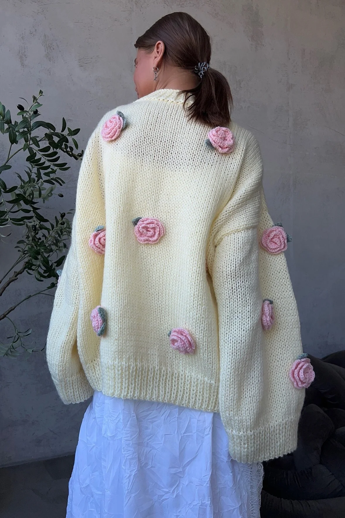 Crew Neck Minimalist 3D Flower Knit Sweater - Image 2