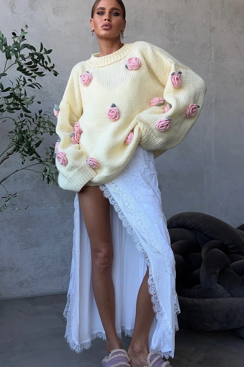 Crew Neck Minimalist 3D Flower Knit Sweater - Image 4
