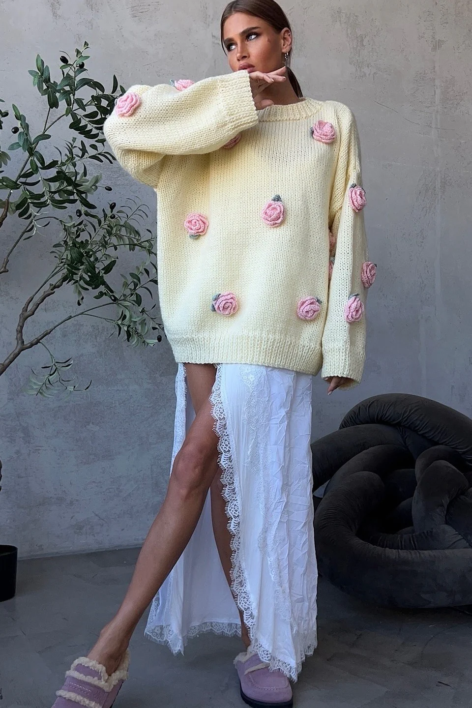Crew Neck Minimalist 3D Flower Knit Sweater - Image 5
