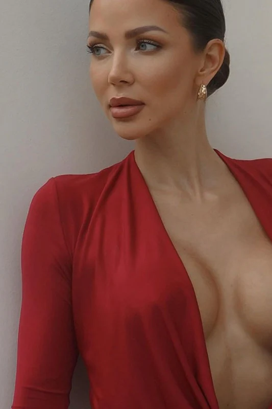 Deep V-Neck Solid Long-Sleeve Slim Fitted Party Dress - Image 6
