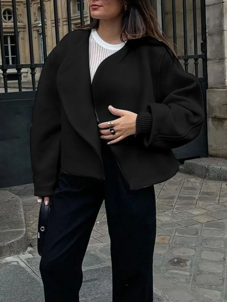 Elegant Scalloped Woolen Short Coat - Image 5