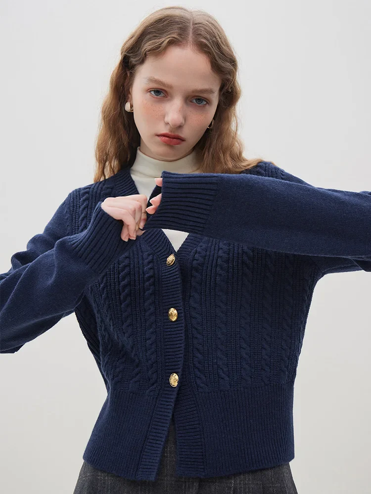 Embroidered Cable V-neck Knit Cardigan - Image 2