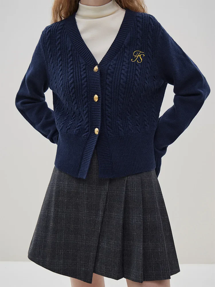 Embroidered Cable V-neck Knit Cardigan - Image 3