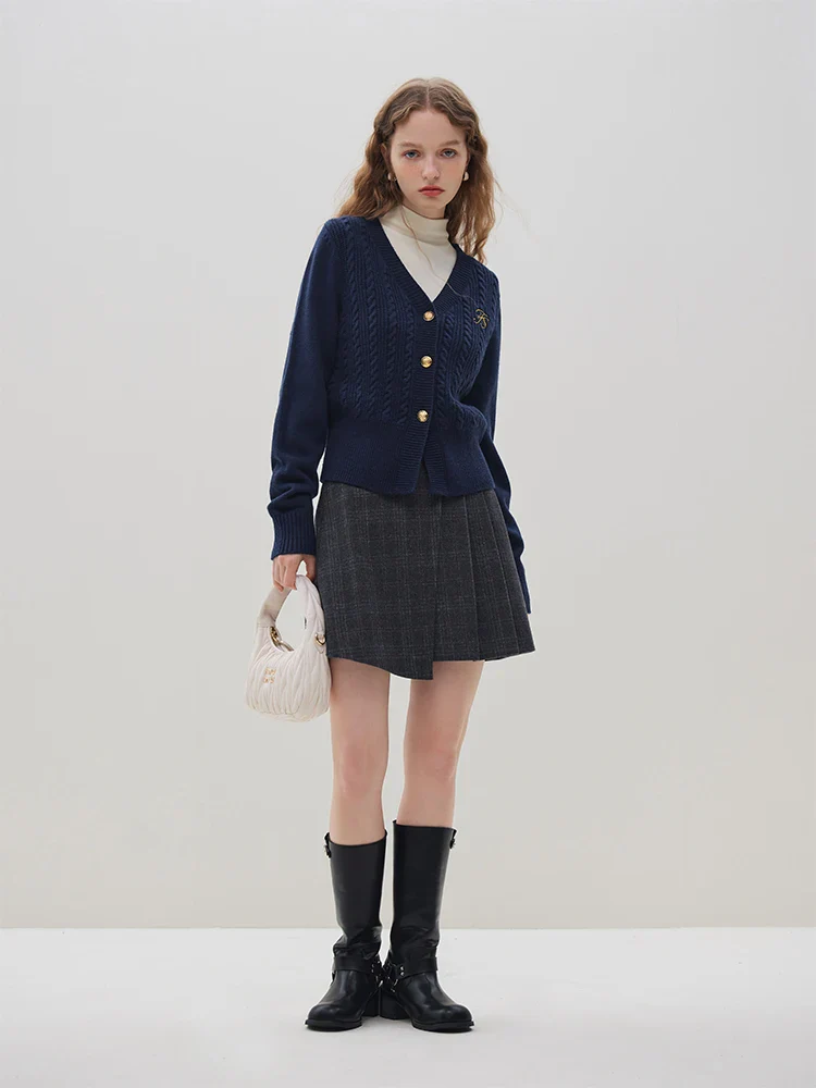 Embroidered Cable V-neck Knit Cardigan - Image 5