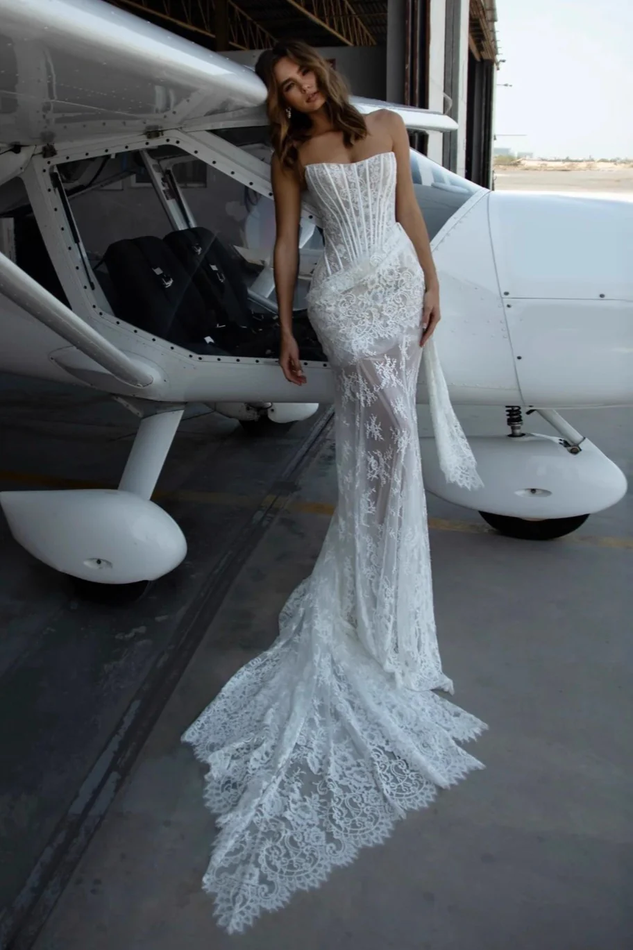 High-End Lace Sheer Paneled Corset Strapless Party Dress - Image 4