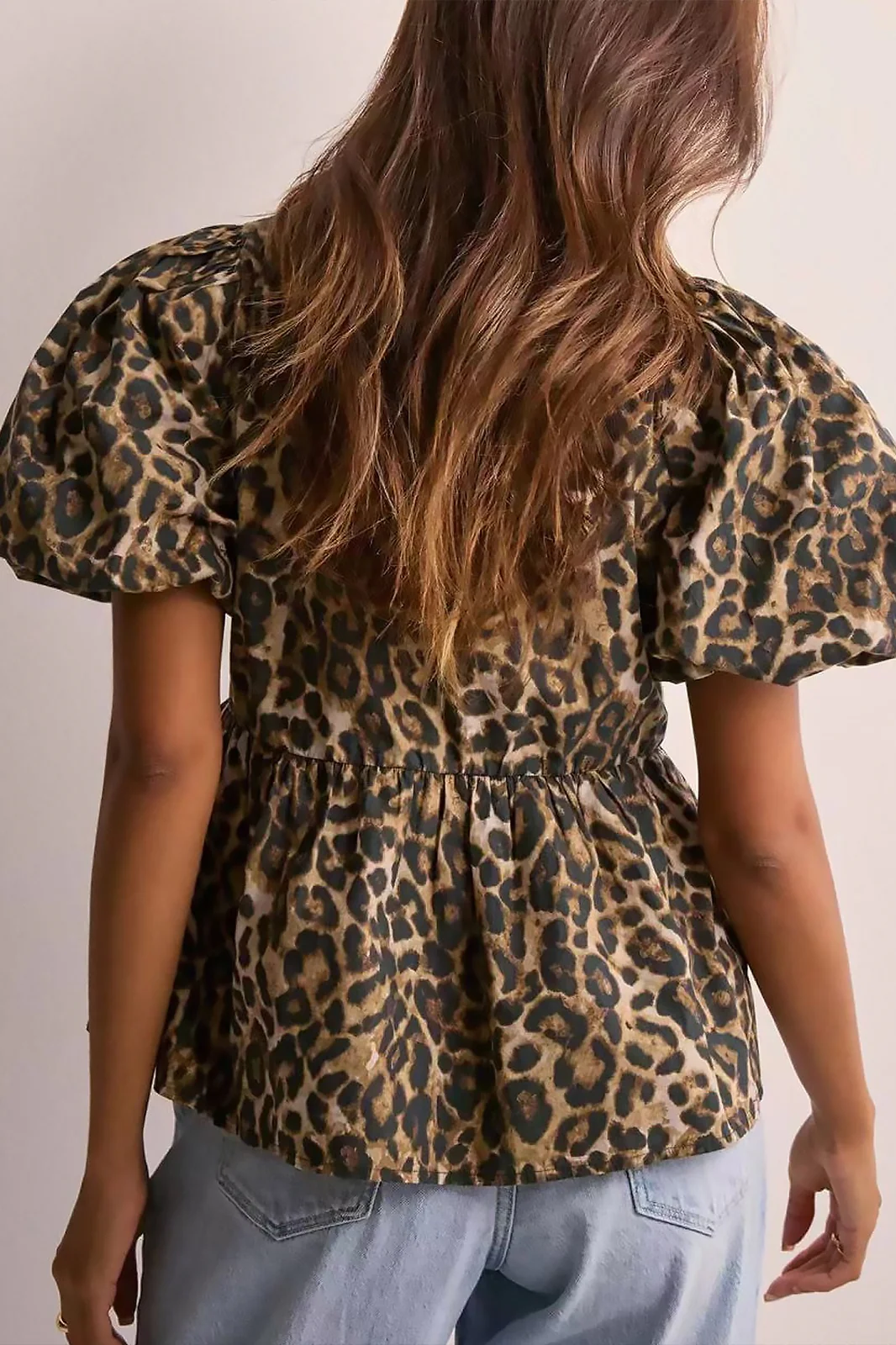 Leopard Print Cinched Lantern-Sleeve Slim Blouse - Image 2