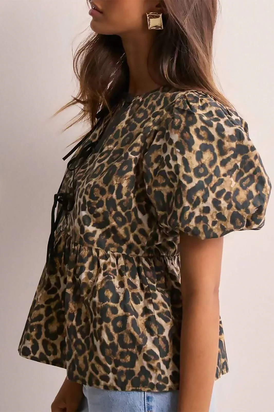 Leopard Print Cinched Lantern-Sleeve Slim Blouse - Image 3