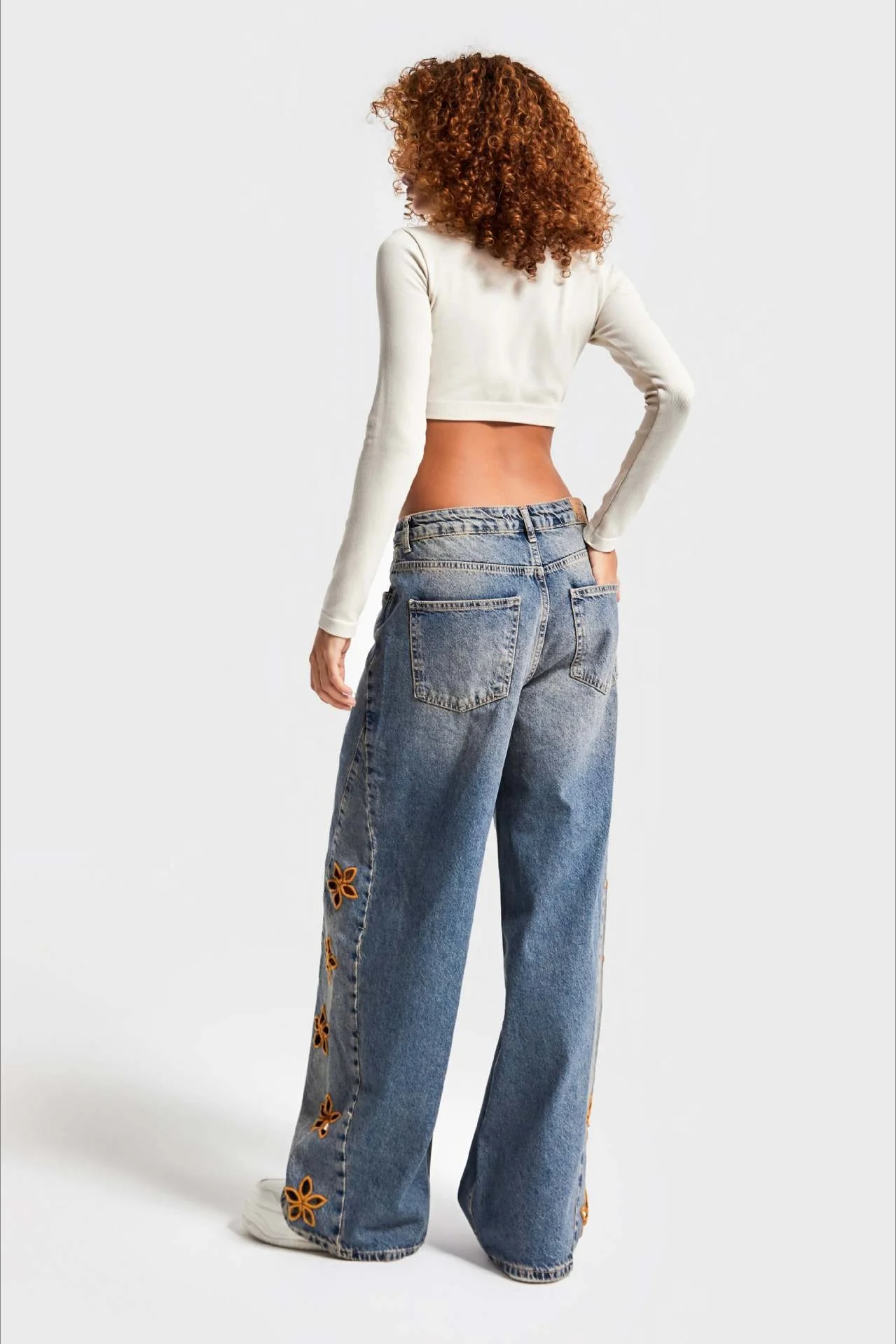 Loose Fit High Waist Floral Embroidered Jeans - Image 5
