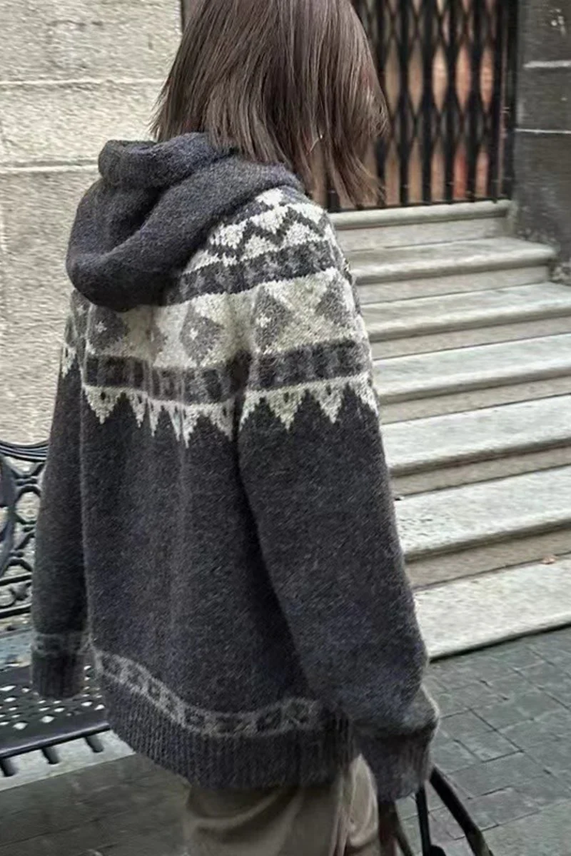 Retro Fair Isle Hooded Horn Button Loose Knit Cardigan - Image 3