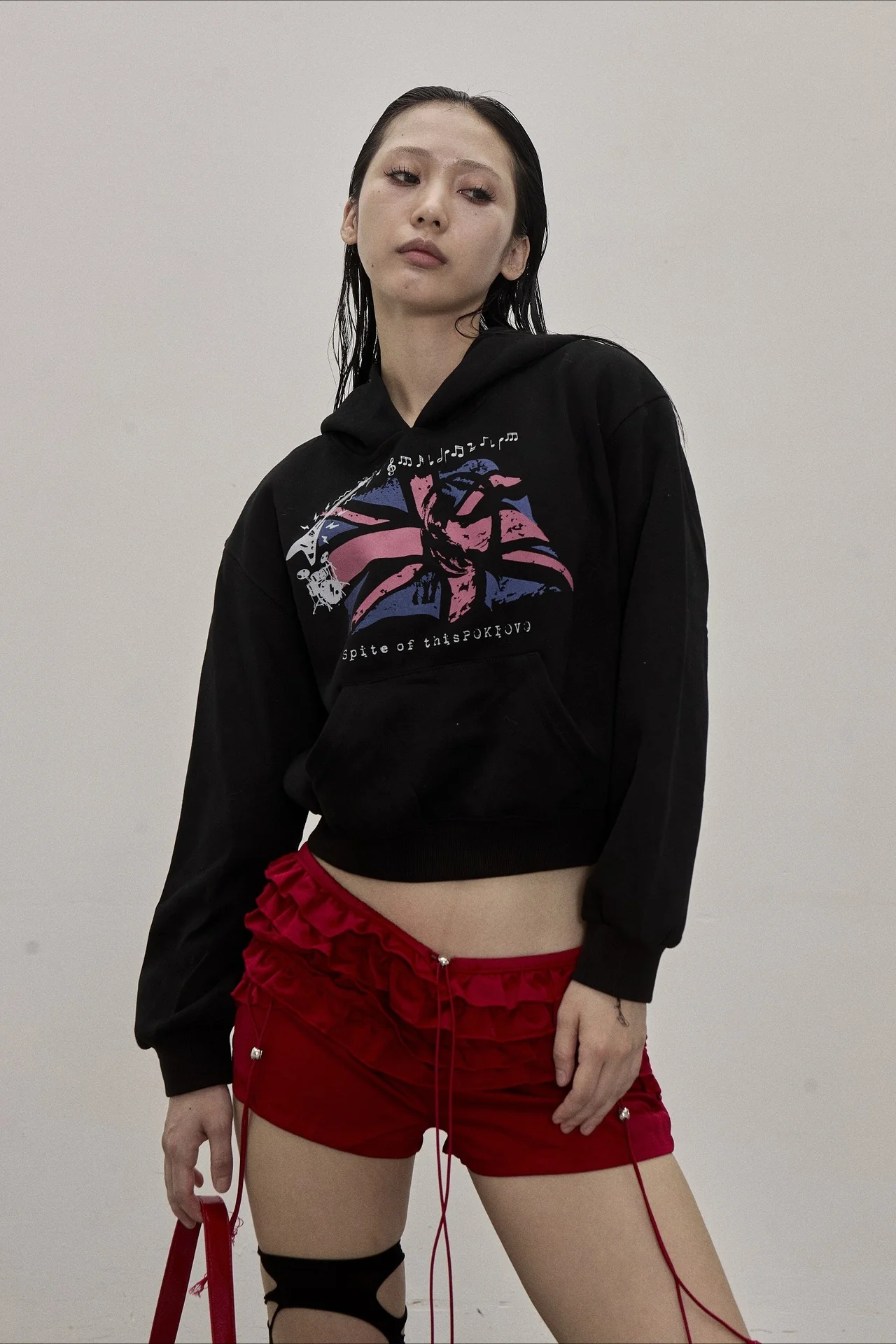 Retro Union Jack Star Cropped Hoodie - Image 5