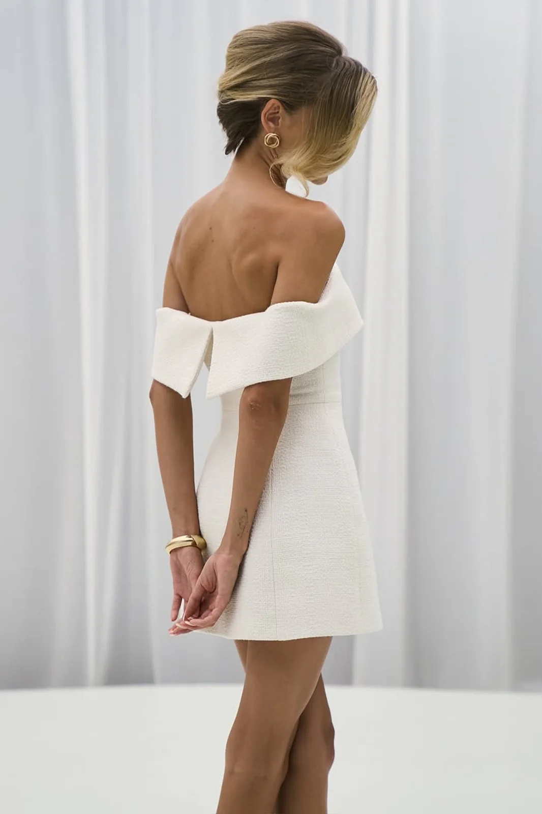 Sexy Backless Off-Shoulder Solid Bodycon Party Dress - Image 5