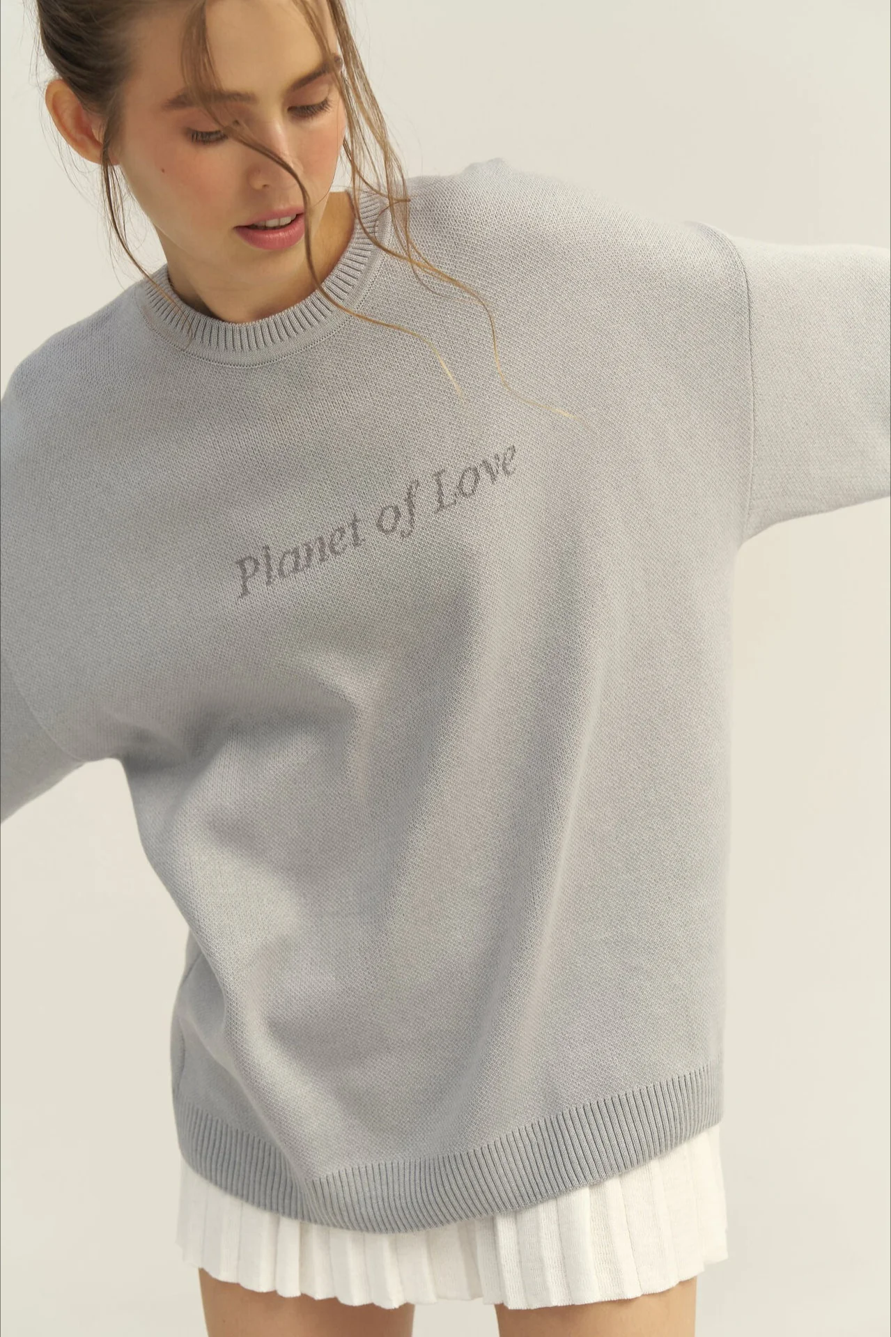 Slim-Fit Graphic Letter Print Versatile Knit Sweater - Image 5
