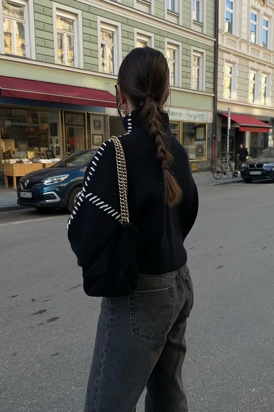 Street Chic Turtleneck Colorblock Pullover Sweater - Image 3