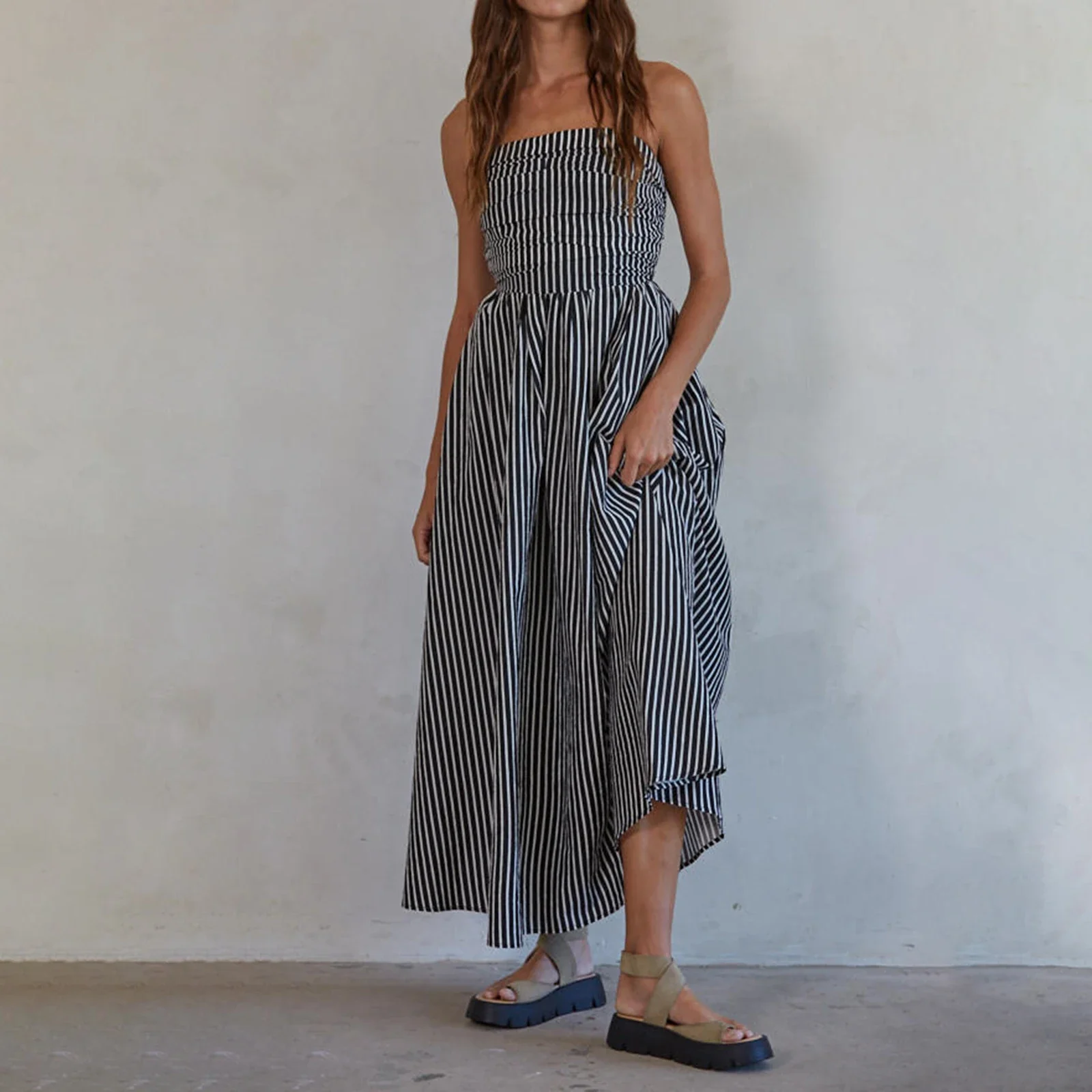 Striped Strapless Flowy Tube Midi Dress - Image 3