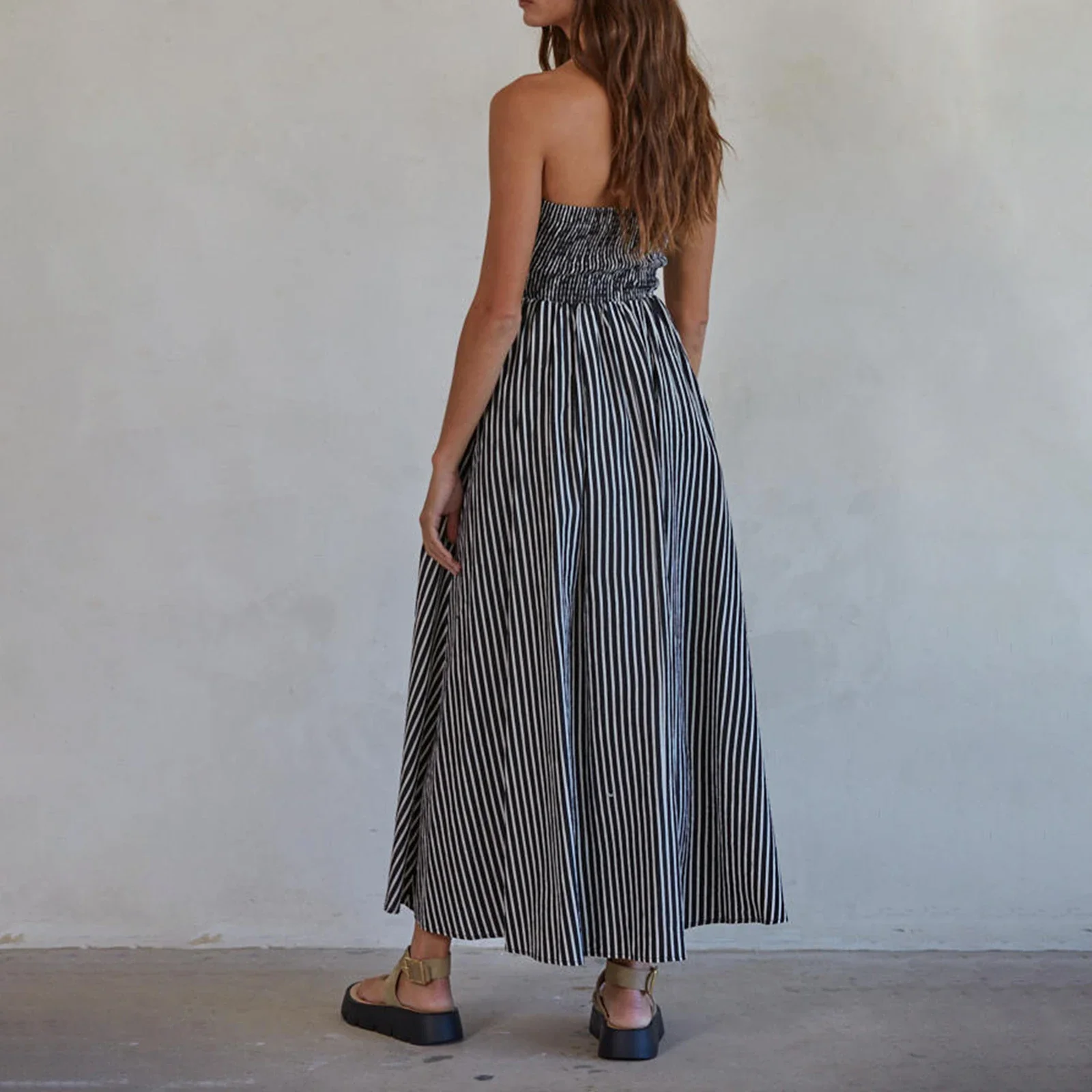 Striped Strapless Flowy Tube Midi Dress - Image 4