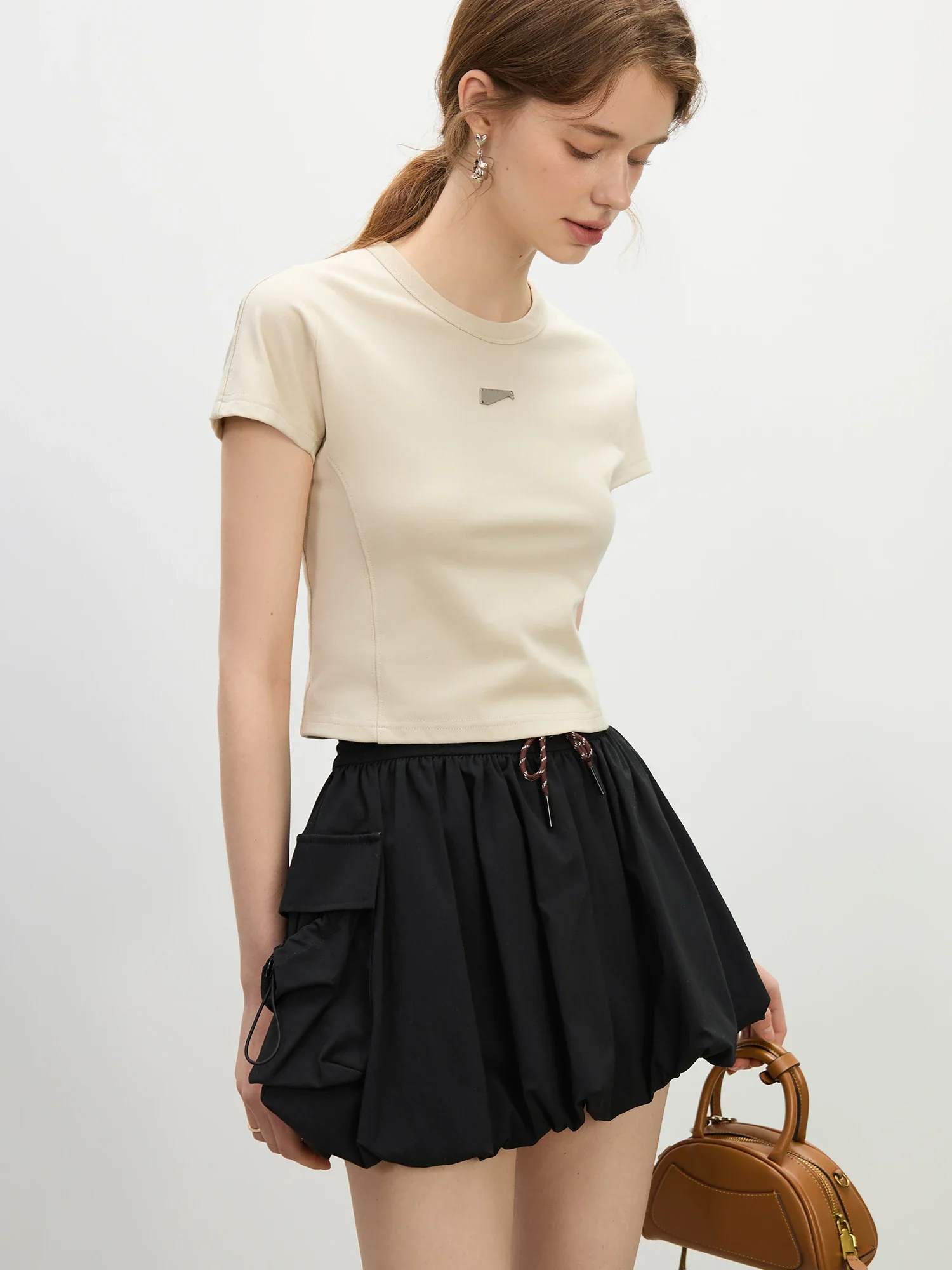 Sun-Resistant Slim Cropped T-shirt - Image 4