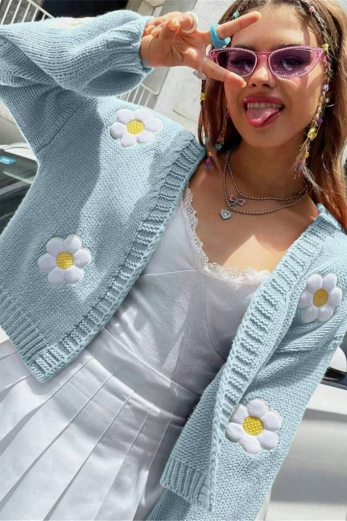 Sweet Floral Pattern Loose Cropped Knit Cardigan - Image 4