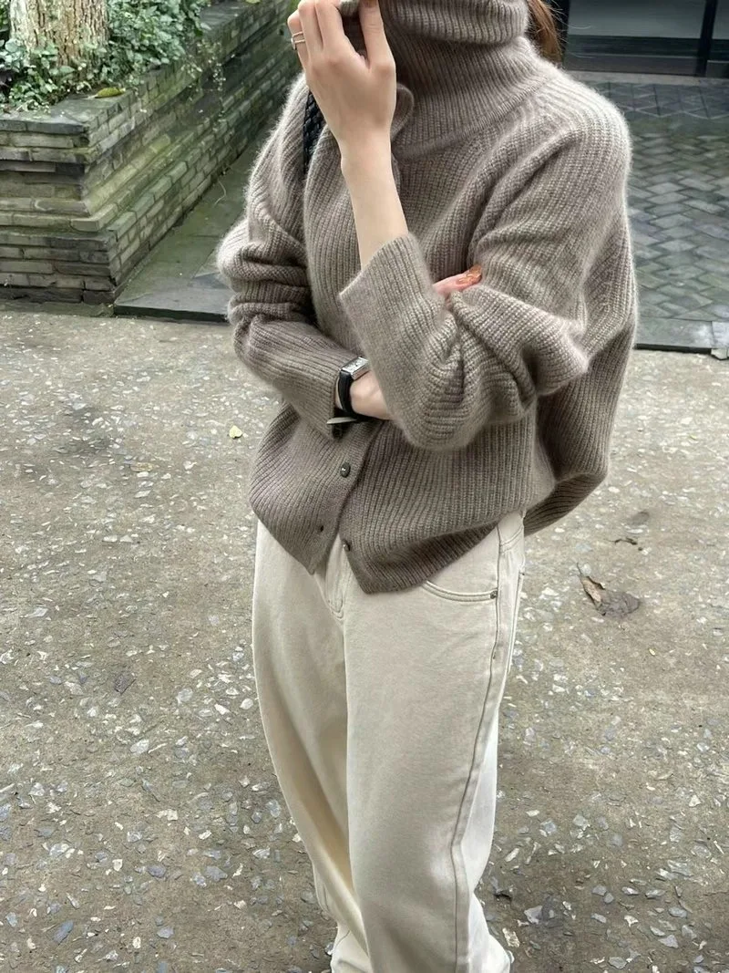 Turtleneck Thick Wool Knit Cardigan - Image 5