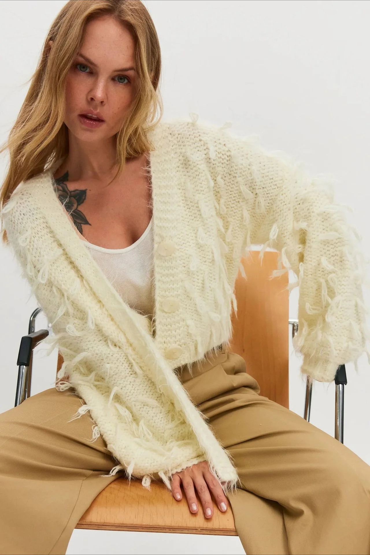 V Neck Fringe Short Loose Slouchy Knit Cardigan - Image 4