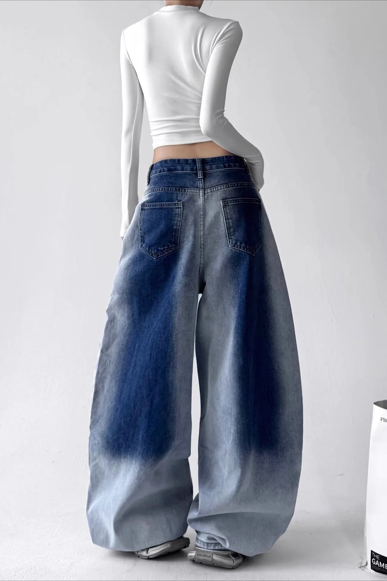 Vintage High Waist Wide Leg Gradient Washed Curved Jeans - Image 2