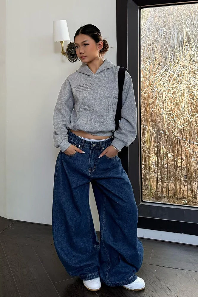 Vintage Relaxed Curved Wide Leg Dark Blue Jeans - Image 5